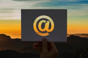 Profesyonel İmaj İçin Şirket Maili Kullanmanın Önemi